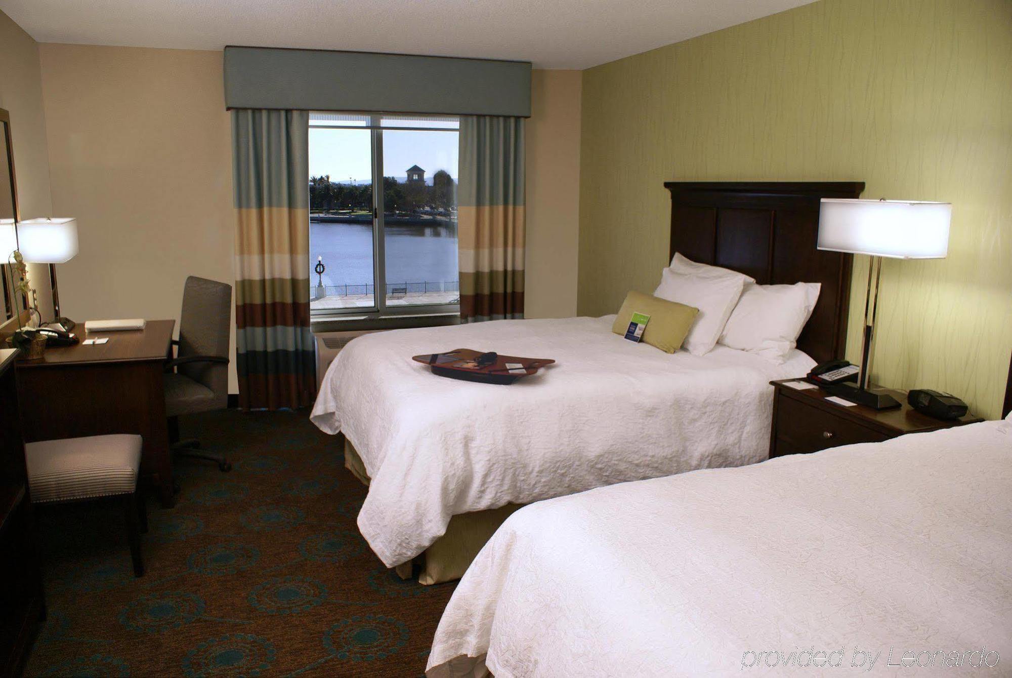 Hampton Inn & Suites Suisun City Waterfront Pokoj fotografie