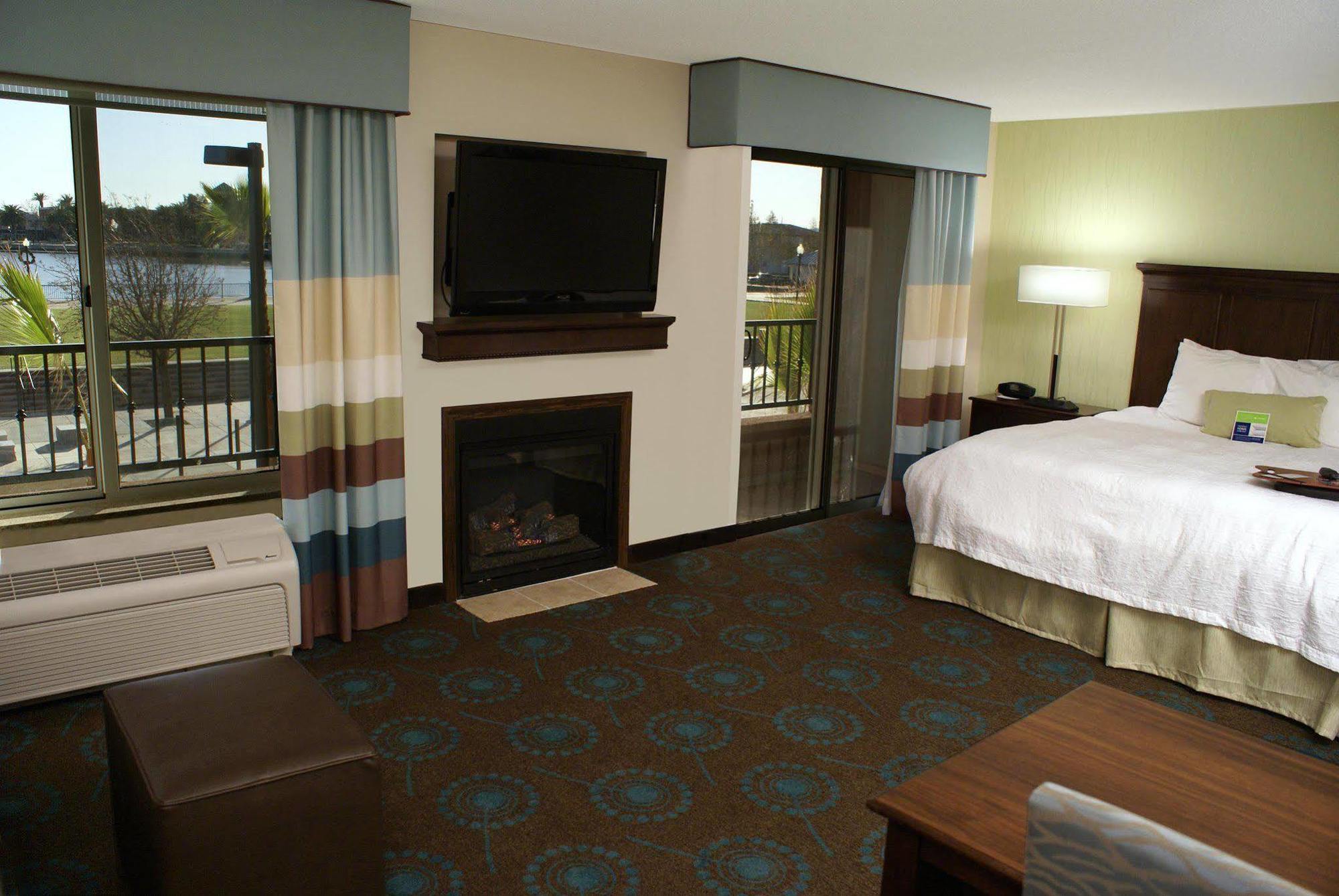 Hampton Inn & Suites Suisun City Waterfront Pokoj fotografie
